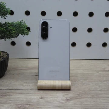 Samsung Galaxy A56 5G 8/256GB fehér – használt, karcmentes – 6 hónap garancia