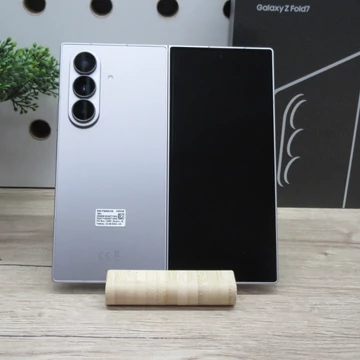 Samsung Galaxy Z Fold 7 256GB Silver Shadow - Karcmentes állapot - 100% akku