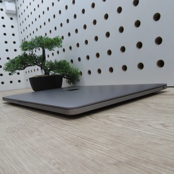 Terméknév Apple MacBook Pro 13 M1 (2020) 16GB/500GB megkímélt állapot 89% 144 ciklus