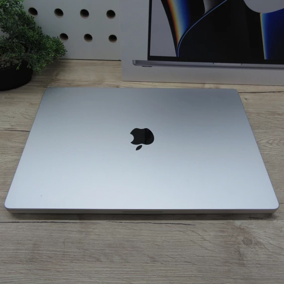 Apple MacBook Pro 16 M1 Pro (2021) 16GB/1TB karcmentes 84% akku 254 ciklus