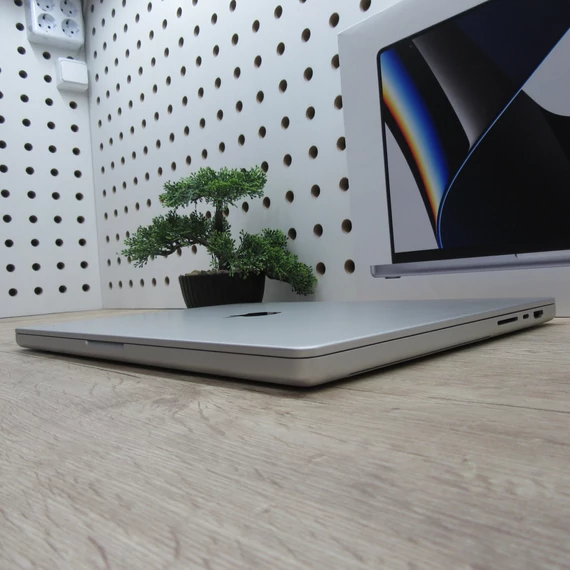 Apple MacBook Pro 16 M1 Pro (2021) 16GB/1TB karcmentes 84% akku 254 ciklus