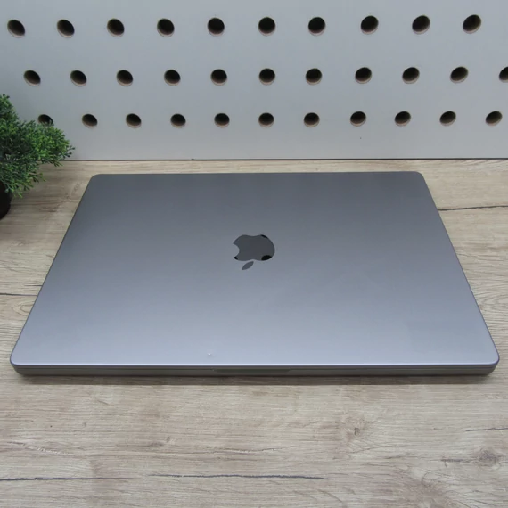 Apple MacBook Pro 16 M1 Pro (2021) 32GB/512GB megkímélt 86% akku 509 ciklus