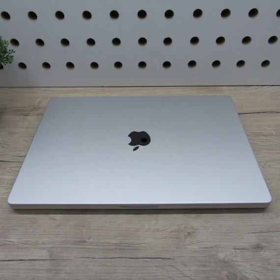 Apple MacBook Pro 16 M1 Pro (2021) 16GB/512GB karcmentes 87% akku 191 ciklus