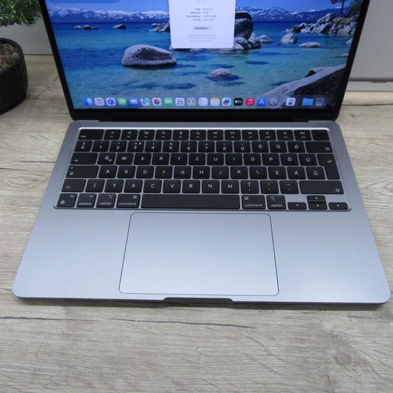 Apple MacBook Air 13 M2 (2022) 8GB/256GB szép állapot 91% akku 308 ciklus