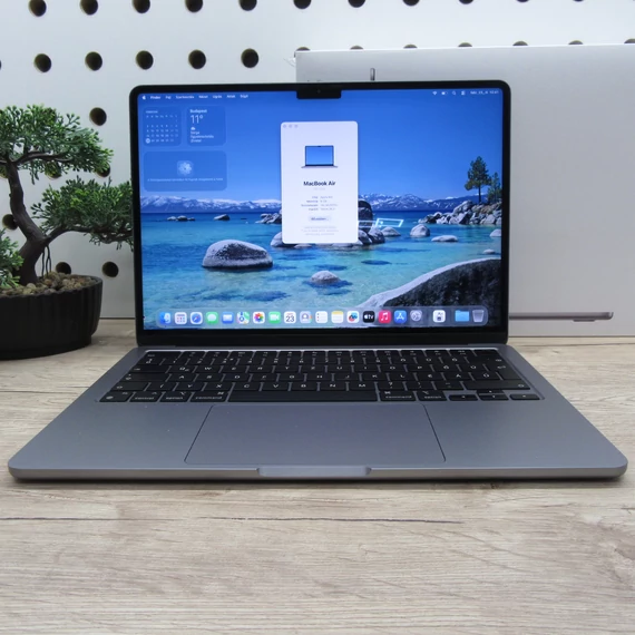 Apple MacBook Air 13 M2 (2022) 8GB/256GB szép állapot 88% akku 273 ciklus