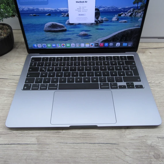 Apple MacBook Air 13 M2 (2022) 8GB/256GB szép állapot 88% akku 273 ciklus