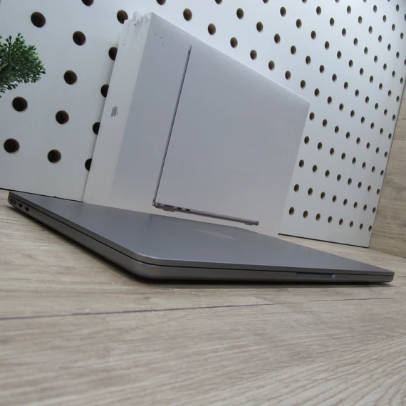 Apple MacBook Air 13 M2 (2022) 8GB/256GB szép állapot 88% akku 273 ciklus