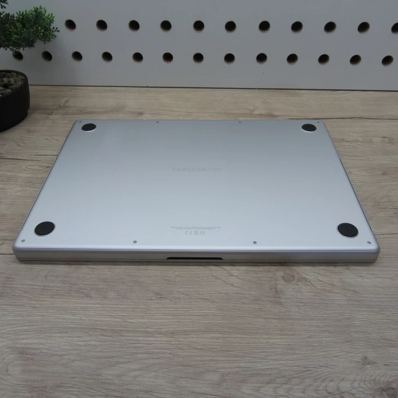 Apple MacBook Pro 16 M1 Pro (2021) 16GB/512GB szép állapot 86% akku 372 ciklus