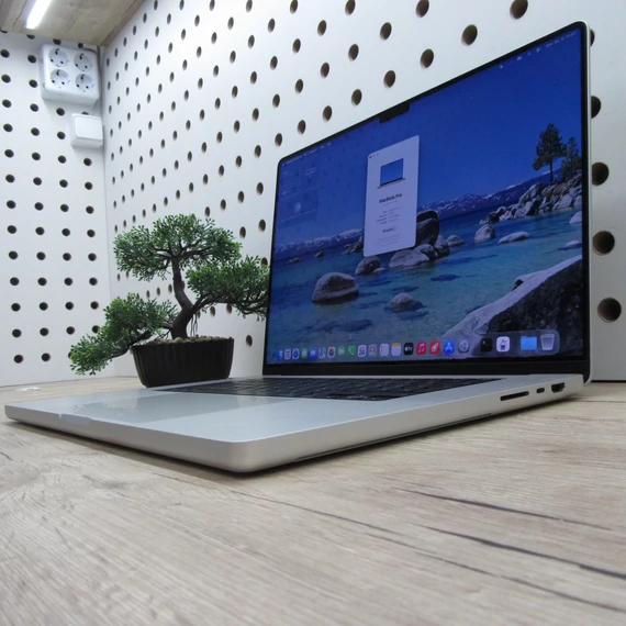 Apple MacBook Pro 16 M1 Pro (2021) 16GB/512GB szép állapot 83% akku 217 ciklus