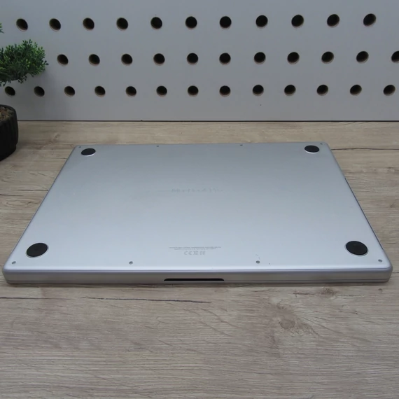 Apple MacBook Pro 16 M1 Pro (2021) 16GB/512GB szép állapot 83% akku 217 ciklus