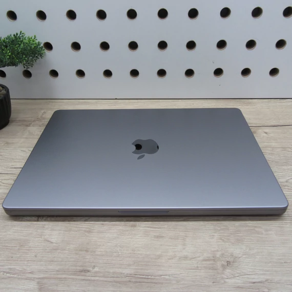 Apple MacBook Pro 14 M1 Pro (2021) 16GB/500GB megkímélt 84% akku 545 ciklus