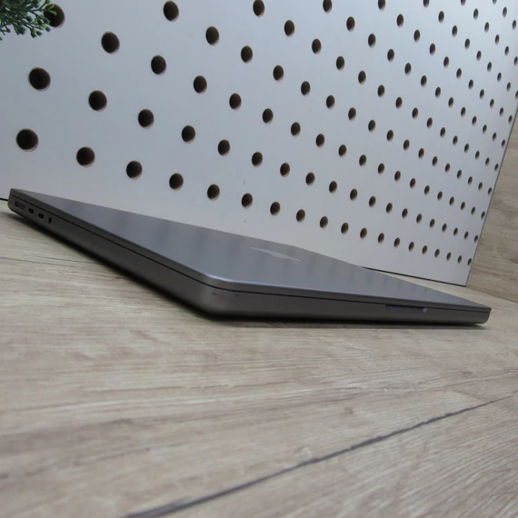 Apple MacBook Pro 14 M1 Pro (2021) 16GB/500GB megkímélt 84% akku 545 ciklus