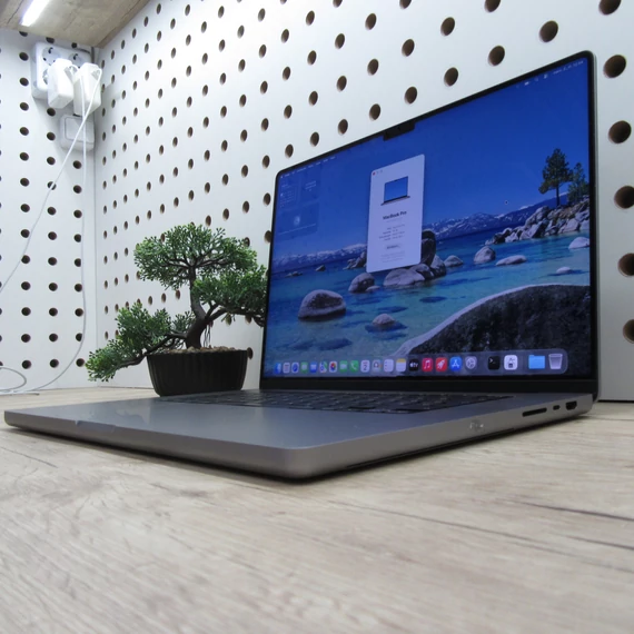 Apple MacBook Pro 16 M1 Pro (2021) 16GB/512GB szép állapot 89% akku 174 ciklus