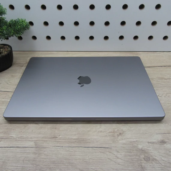 Apple MacBook Pro 16 M1 Pro (2021) 16GB/512GB szép állapot 89% akku 174 ciklus