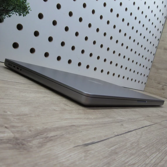 Apple MacBook Pro 16 M1 Pro (2021) 16GB/512GB szép állapot 89% akku 174 ciklus