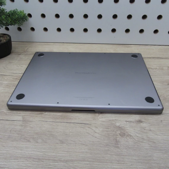 Apple MacBook Pro 16 M1 Pro (2021) 16GB/512GB szép állapot 89% akku 174 ciklus