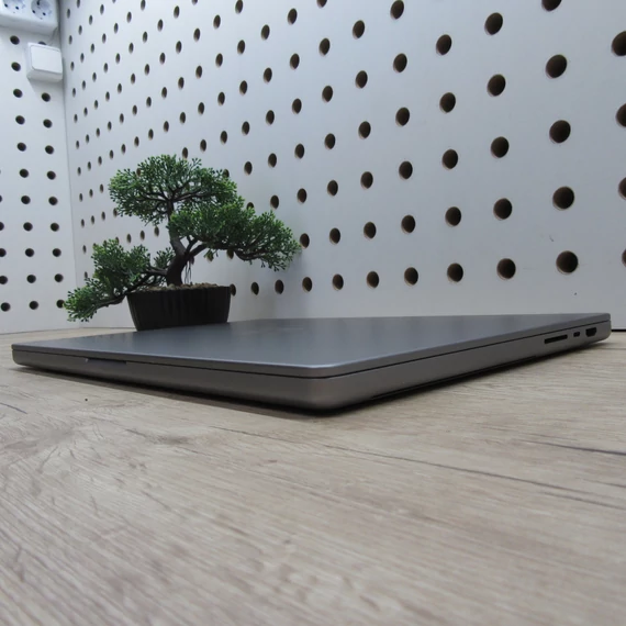 Apple MacBook Pro 16 M1 Pro (2021) 16GB/512GB karcmentes 86% akku 227 ciklus