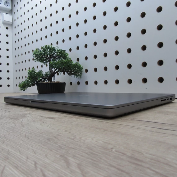 Apple MacBook Pro 16 M1 Pro (2021) 32GB/512GB karcmentes 91% akku 188 ciklus