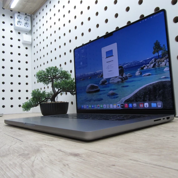 Apple MacBook Pro 16 M1 Pro (2021) 32GB/512GB szép állapot 91% akku 111 ciklus