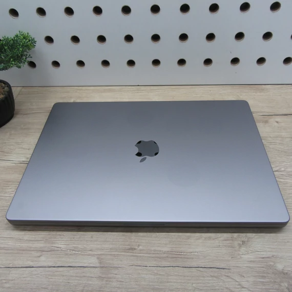 Apple MacBook Pro 16 M1 Pro (2021) 32GB/512GB szép állapot 91% akku 111 ciklus