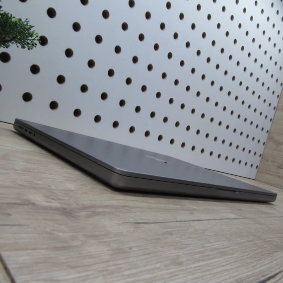 Apple MacBook Pro 16 M1 Pro (2021) 32GB/512GB szép állapot 91% akku 111 ciklus