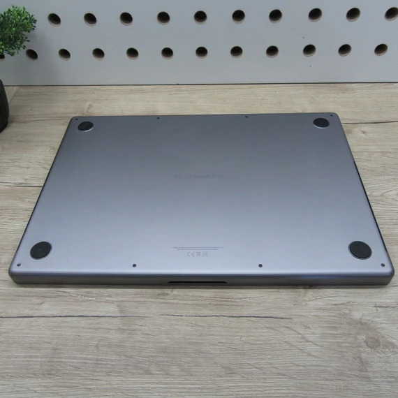 Apple MacBook Pro 16 M1 Pro (2021) 32GB/512GB szép állapot 91% akku 111 ciklus