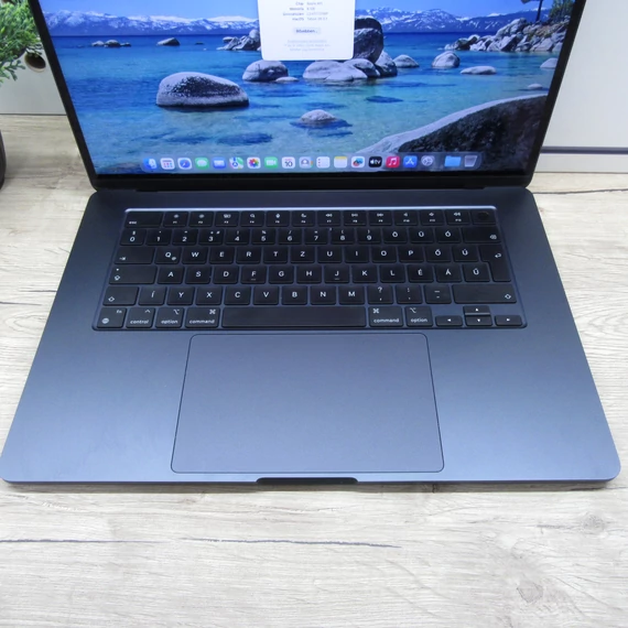 Apple MacBook Air 15 M3 (2024) 8GB/256GB karcmentes 95% akku 165 ciklus