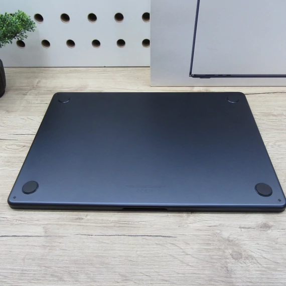 Apple MacBook Air 15 M3 (2024) 8GB/256GB karcmentes 95% akku 165 ciklus