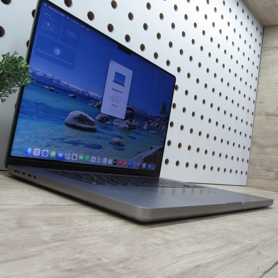 Apple MacBook Pro 16 M1 Pro (2021) 16GB/512GB karcmentes 81% akku 450 ciklus