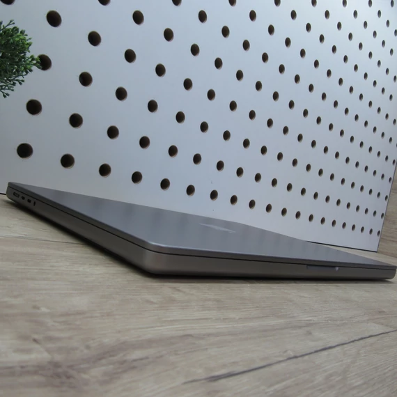 Apple MacBook Pro 16 M1 Pro (2021) 16GB/512GB karcmentes 81% akku 450 ciklus