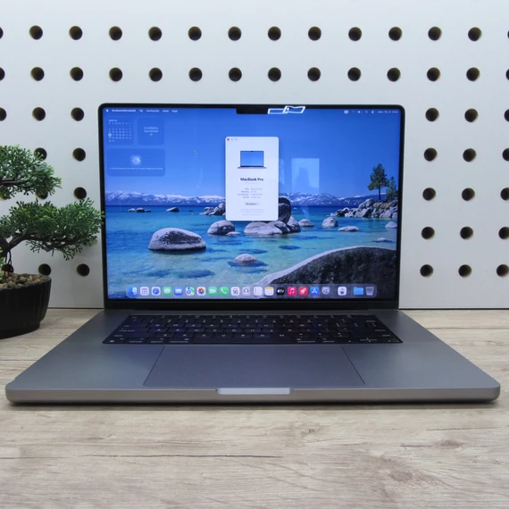 Apple MacBook Pro 16 M1 Pro (2021) 32GB/512GB megkímélt 83% akku 158 ciklus