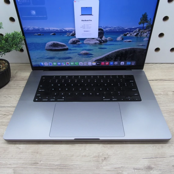 Apple MacBook Pro 16 M1 Pro (2021) 32GB/512GB megkímélt 83% akku 158 ciklus