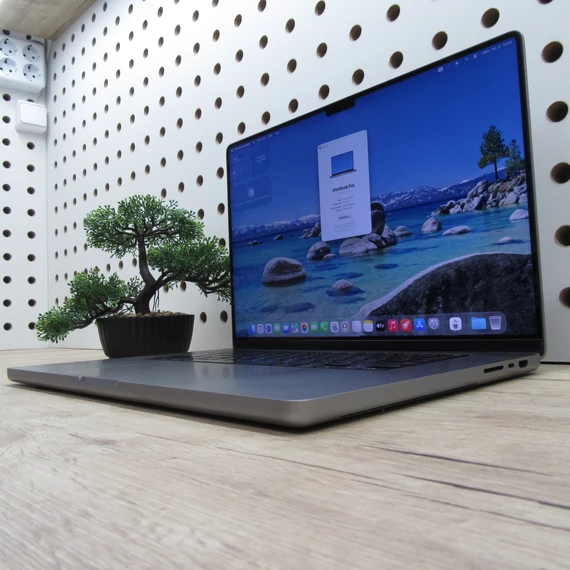 Apple MacBook Pro 16 M1 Pro (2021) 32GB/512GB megkímélt 83% akku 158 ciklus