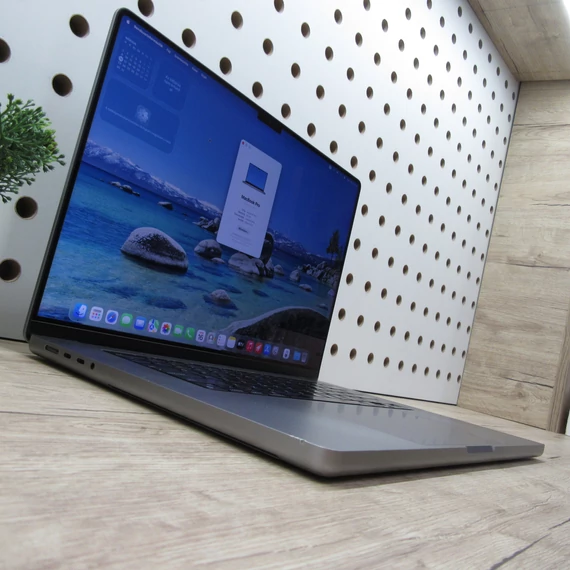 Apple MacBook Pro 16 M1 Pro (2021) 32GB/512GB megkímélt 83% akku 158 ciklus