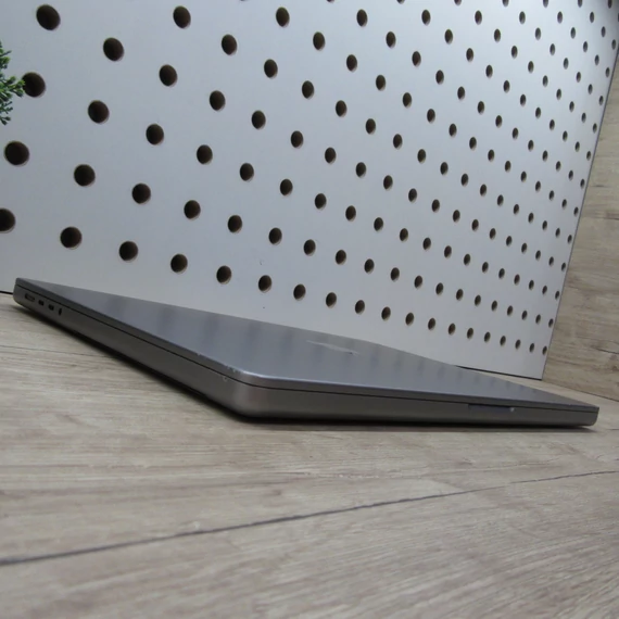 Apple MacBook Pro 16 M1 Pro (2021) 32GB/512GB megkímélt 83% akku 158 ciklus