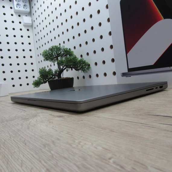 Apple MacBook Pro 16 M1 Max (2021) 32GB/500GB új, kibontott 100% akku 2 ciklus