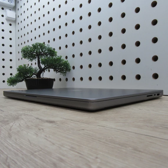 Apple MacBook Pro 16 M1 Max (2021) 32GB/500GB megkímélt 90% akku 295 ciklus