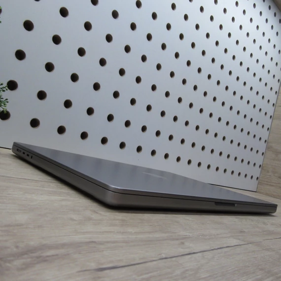 Apple MacBook Pro 16 M1 Pro (2021) 16GB/512GB megkímélt 87% akku 300 ciklus