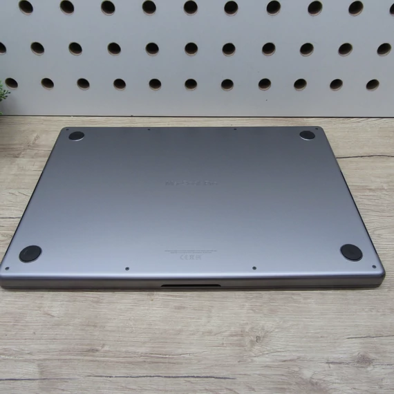 Apple MacBook Pro 16 M1 Pro (2021) 16GB/512GB megkímélt 87% akku 300 ciklus