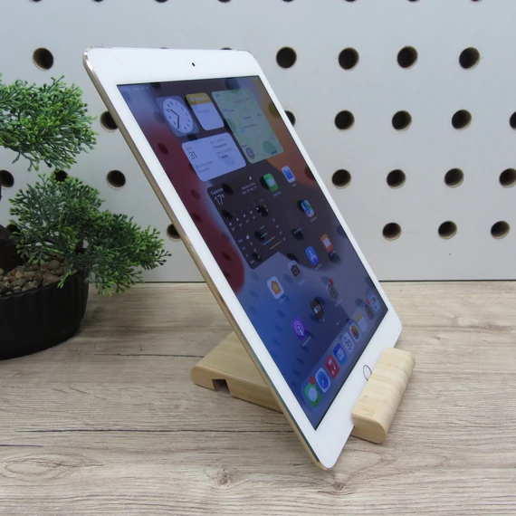 Apple iPad Air 2 A8X (2014) 16GB Cellular használt