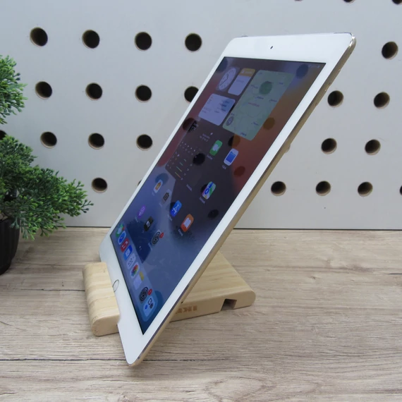 Apple iPad Air 2 A8X (2014) 16GB Cellular használt