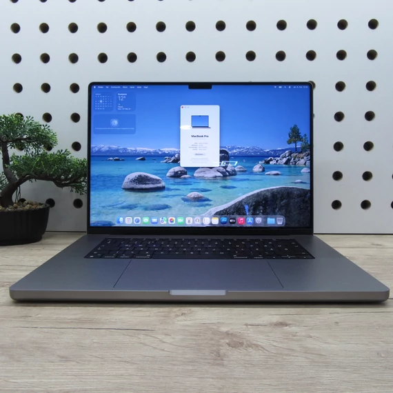 Apple MacBook Pro 16 M1 Max (2021) 32GB/1TB karcmentes 95% akku 155 ciklus