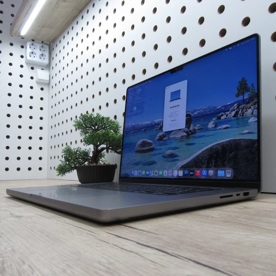 Apple MacBook Pro 16 M1 Max (2021) 32GB/1TB karcmentes 95% akku 155 ciklus