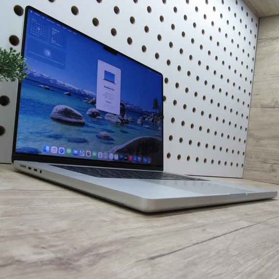 Apple MacBook Pro 16 M1 Pro (2021) 16GB/1TB SSD megkímélt 88% akku 153 ciklus