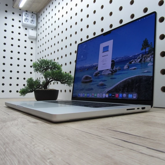 Apple MacBook Pro 16 M1 Pro (2021) 16GB/1TB SSD megkímélt 88% akku 153 ciklus