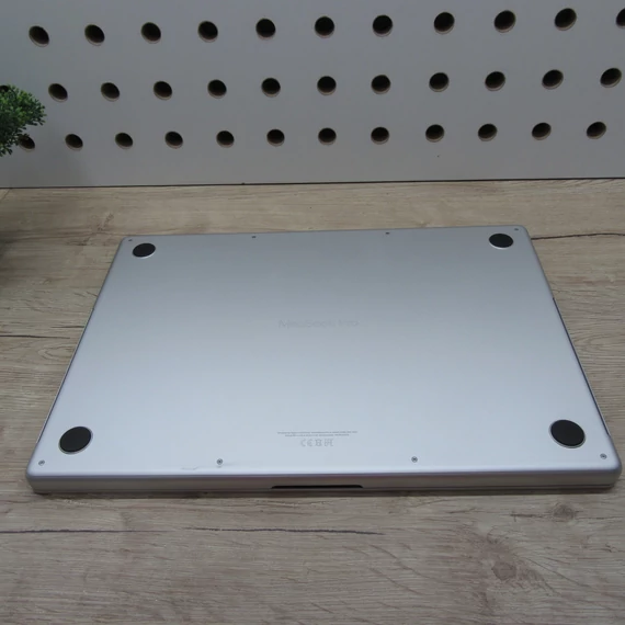 Apple MacBook Pro 16 M1 Pro (2021) 16GB/1TB SSD megkímélt 88% akku 153 ciklus