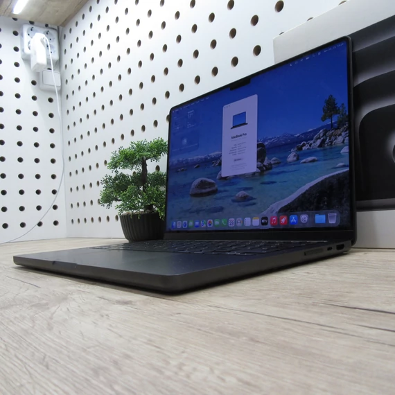 Apple MacBook Pro 14 M3 Pro (2023) 18GB/500GB SSD karcmentes 100% akku 23 ciklus
