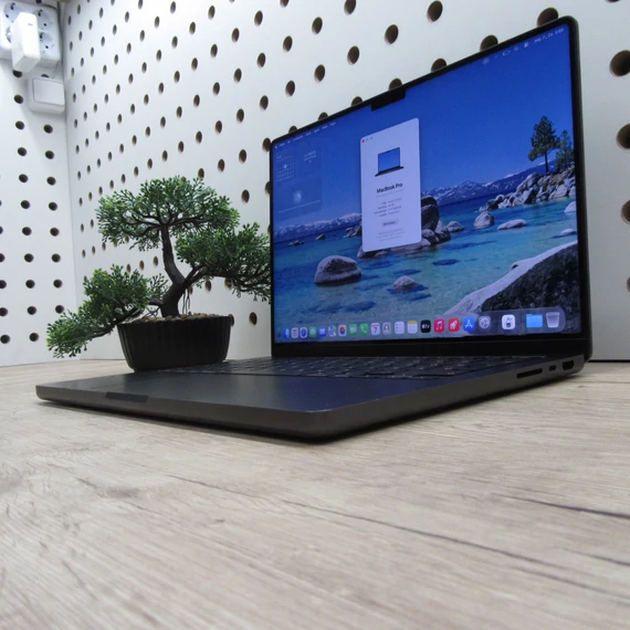 Apple MacBook Pro 14 M3 Pro (2023) 18GB/512GB SSD karcmentes állapotban 98% akku 94 ciklus