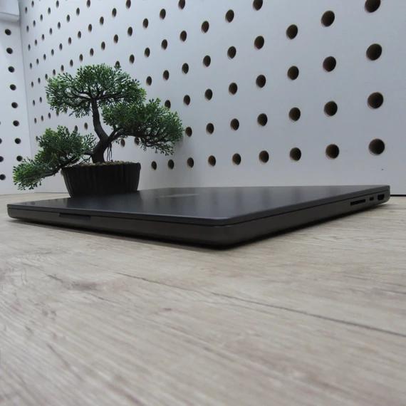 Apple MacBook Pro 14 M3 Pro (2023) 18GB/512GB SSD karcmentes állapotban 98% akku 94 ciklus