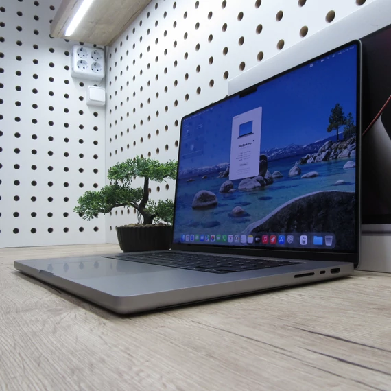 Apple MacBook Pro 16 M1 Max (2021) 32GB/1TB SSD szép állapotú 79% akku 595 ciklus